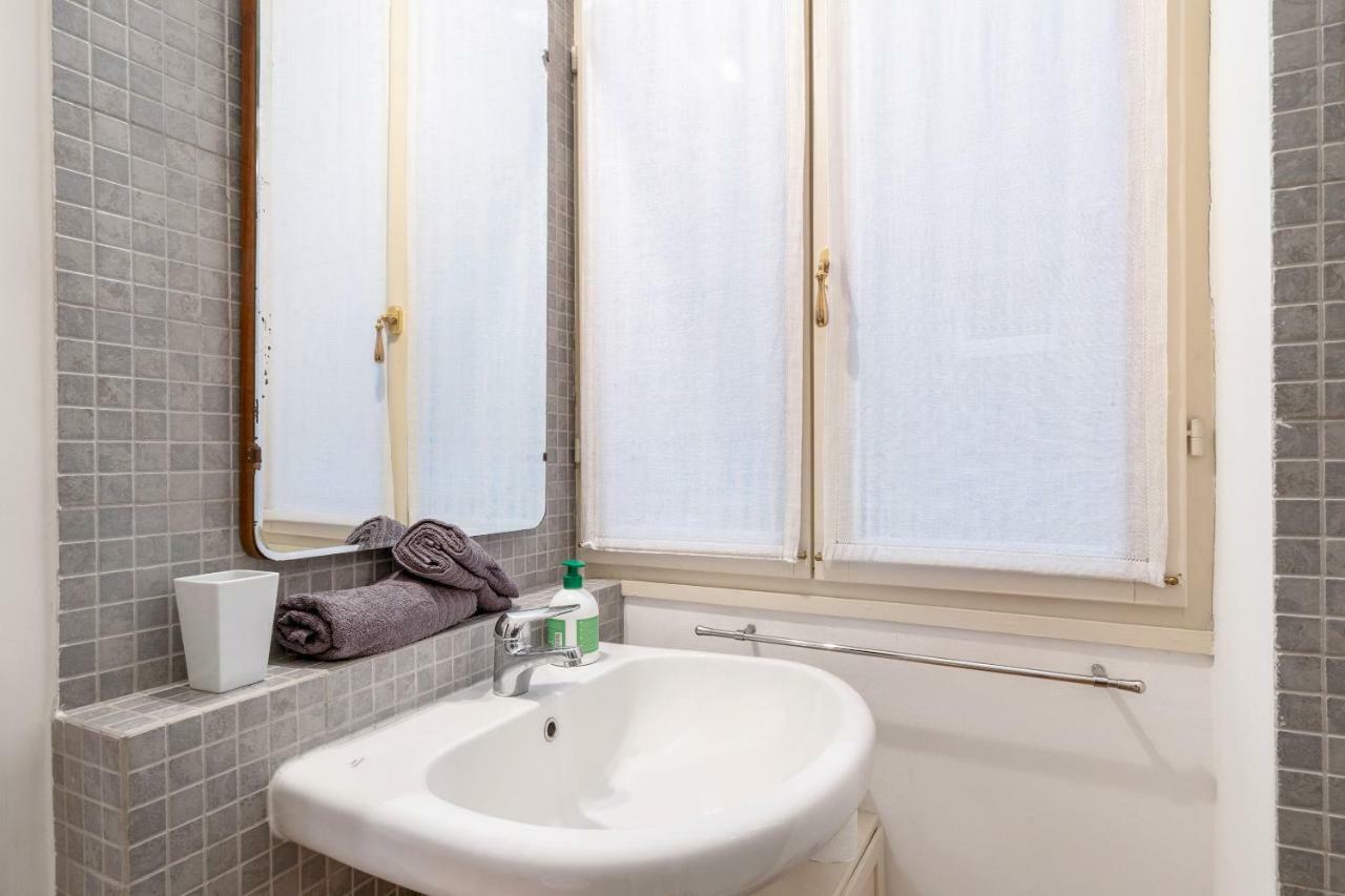 Altido Warm Flat For 3 In Isola, 10 Min To Centre Apartment Милано Екстериор снимка